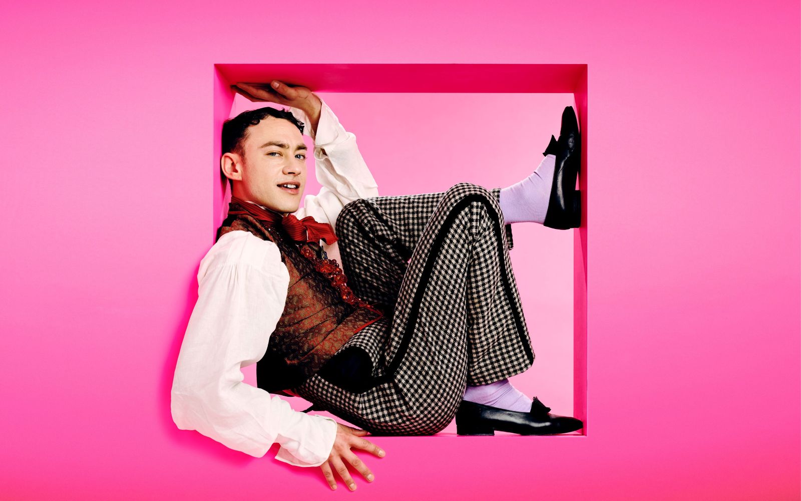 Olly Alexander to lead West End transfer of The Importance of Being Earnest