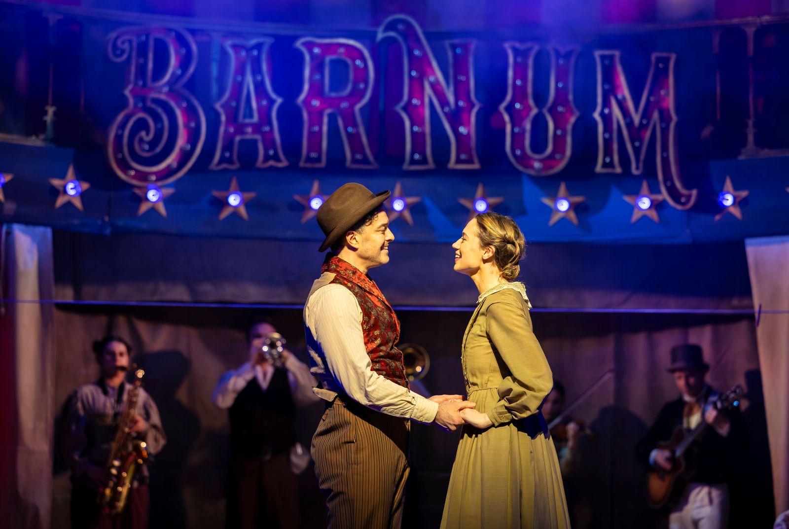Lee Mead sets the stage as Barnum tour begins