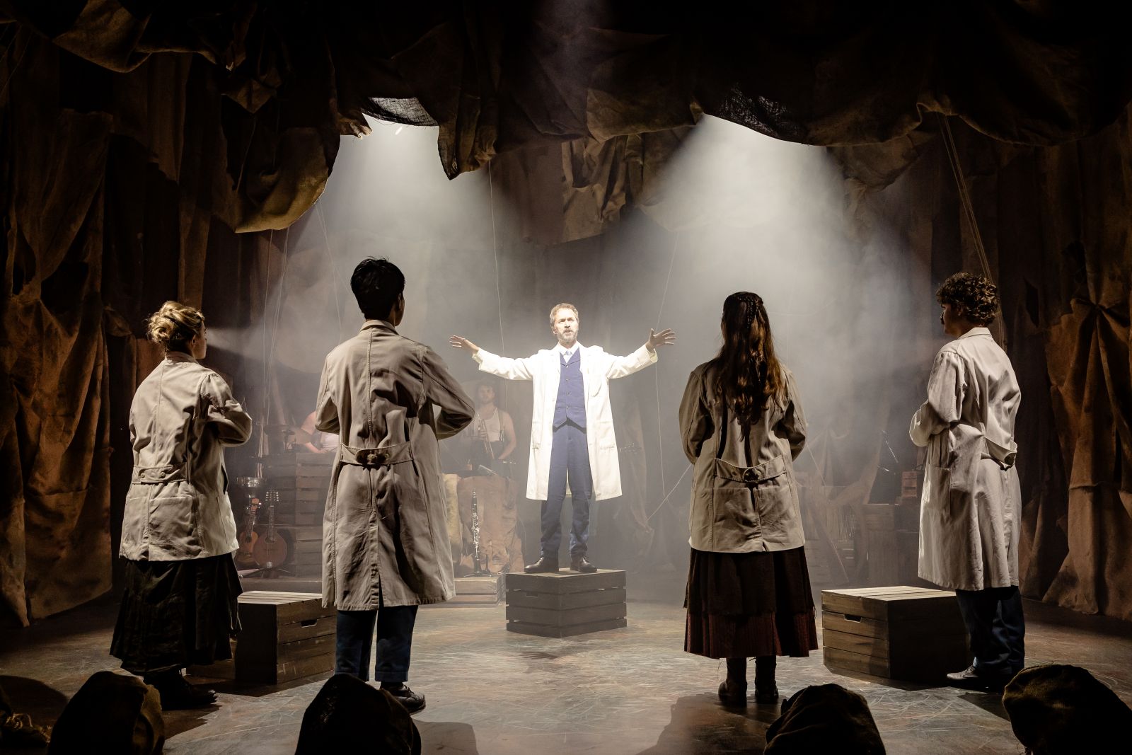 Franz & Marie arrive at Charing Cross Theatre